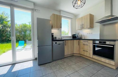 Athee-sur-Cher Casa | Recent house in a hamlet near the Cher
