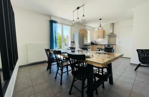 Athee-sur-Cher Casa | Recent house in a hamlet near the Cher