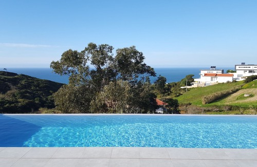 Famalicao Villa | Villa moderna reciente (8 personas) con vista al mar y piscina privada, cerca de Nazaré