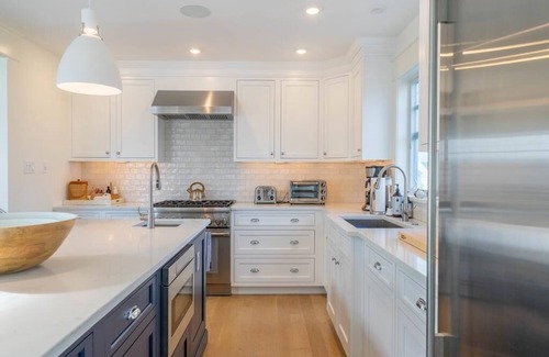 Avalon Casa | Recently Built, Well Maintained Home with a Pool