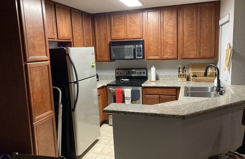 Bermuda Dunes Condominio | Recently remodeled condo, centrally located with ammenities