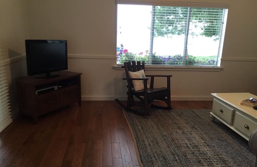 Mullett Lake Cabaña | * RECIENTEMENTE REMODELADO * Lakefront Cottage - Mullett Lake