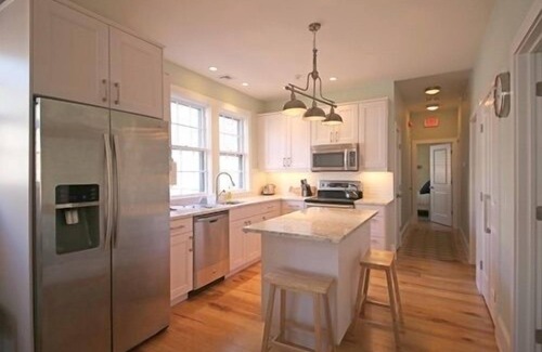 Nantucket Town Apartamento | ¡Renovación de tripas en la ciudad!