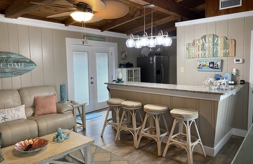 Bel Air Cabaña | Recently renovated house just steps from the beach
