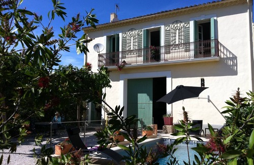 Lezignan-la-Cebe Villa | Enólogo Village recientemente renovado 5 * con piscina climatizada y jardín privado