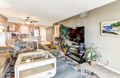 Fernandina Beach Condominio | Recently Renovated Ocean Front Condo by RedAwning