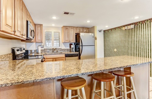 Fernandina Beach Condominio | Recently Renovated Ocean Front Condo by RedAwning