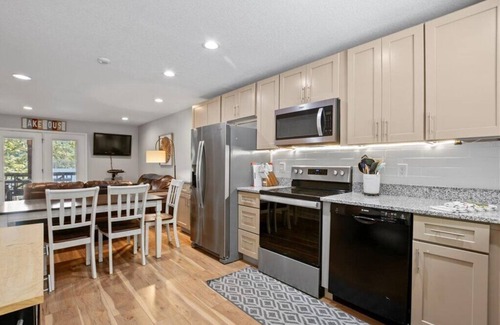 Sharps Chapel Condominio | Parson Shores Lodge # 4 Condo aislado con muelle de barco privado.