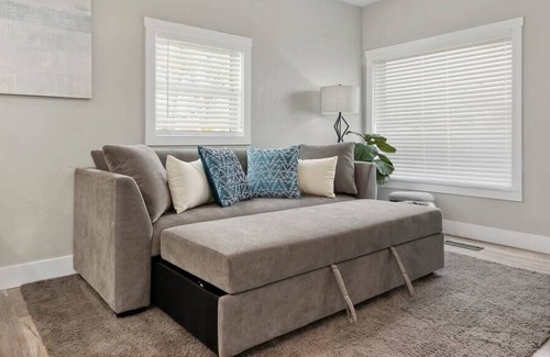 Burley Casa | Recently Renovated 2 Bed, Clean and COZY Home.