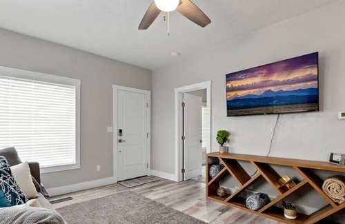 Burley Casa | Recently Renovated 2 Bed, Clean and COZY Home.