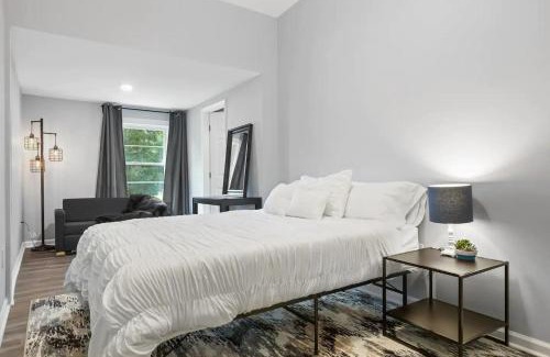 East Durham Casa | Recently Renovated Chic Durham Farmhouse
