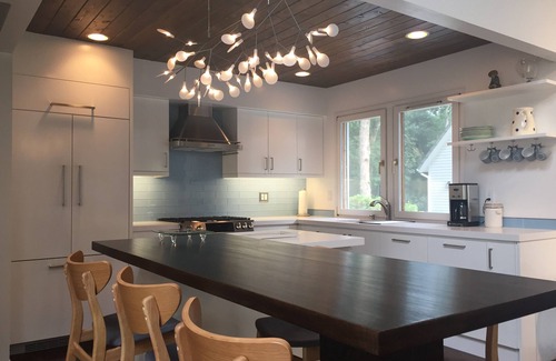 Wainscott Woods Casa | Dream August Hamptons Home. Piscina de agua salada