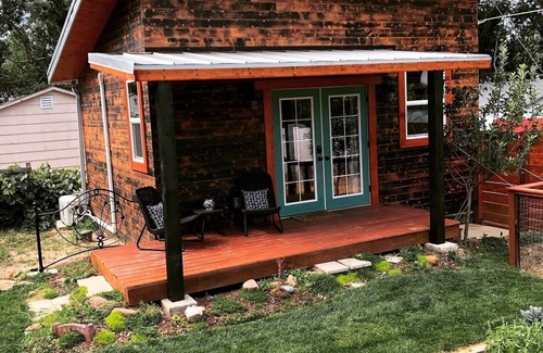 Central Colorado Springs Cabaña | Reconnect in the Heart of Downtown at The Golden Egg Cottage. STR-1046