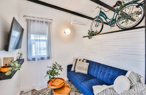 Central Colorado Springs Cabaña | Reconnect in the Heart of Downtown at The Golden Egg Cottage. STR-1046