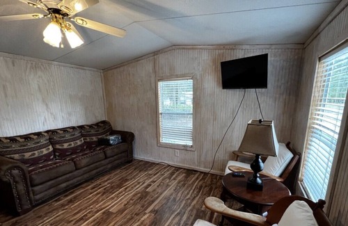 Sylvania Casa | Reconnect with nature, peaceful pond stay with outdoor kitchen & access to water