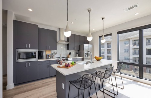 West End Casa | Records - 4 Units - Pool & Gym - Mins to Broadway