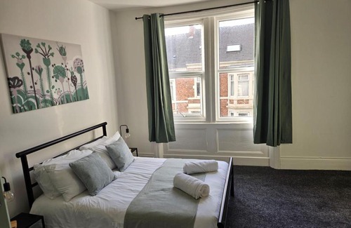 Gateshead Apartamento | Rectory5 - 5 bedroom 7 beds Parking Perfect for Contractors