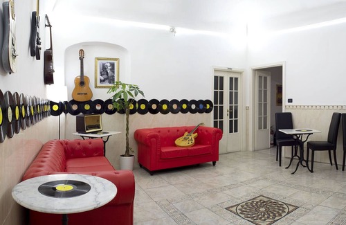 Pre Hotel | RED AND BLUES MUSIC HOTEL GENOVA