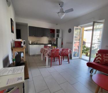 Pallanza Apartamento | Red Apartment - Residenza Silvana