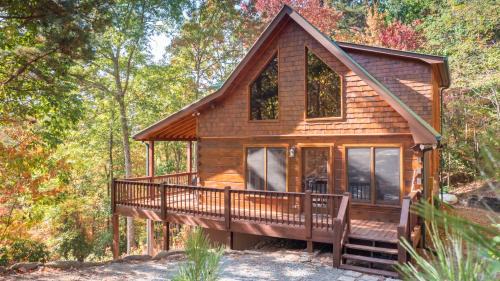 Blue Ridge Villa | Red Apple Mountaintop cabin hot tub, WiFi, Pet friendly, Fireplace, pit, BEST VIEWS
