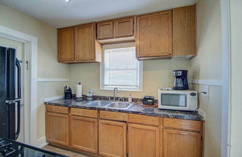 Garfield Casa | Red Armadillo | Cozy Historic Stay in Downtown Phoenix | Perfectly Located!