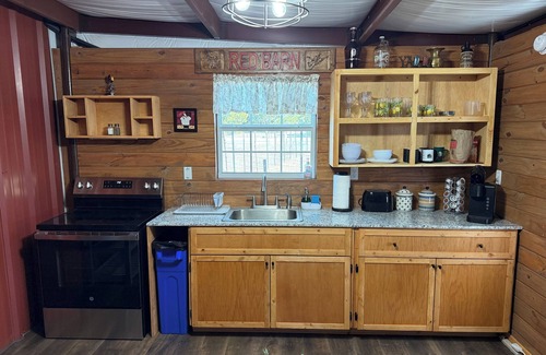 Lakehills Casa | Red Barn in Pipe Creek, TX.