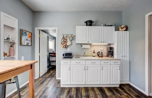 Sunset Casa | Red Bench Cottage Ideal location near parks, trails, skiing, hiking, biking, shopping extended stays welcome
