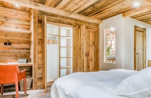 Val-d'Isere Apartamento | Red Berries Apartment Situated in the Crown of Val D'Lsere