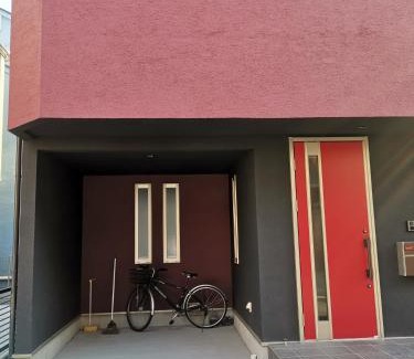 Hodogaya Ward Casa | Red & Black House Yokohama Tennocho