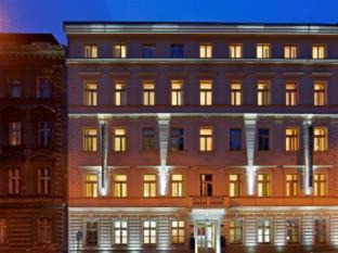 Smichov Hotel | Red & Blue Design Hotel Prague