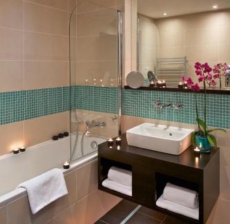 Smichov Hotel | Red & Blue Design Hotel Prague