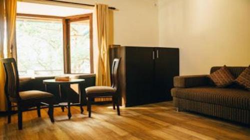 Malviya Nagar Casa | RED BRICK HOME BY EARTHAA ESCAPES