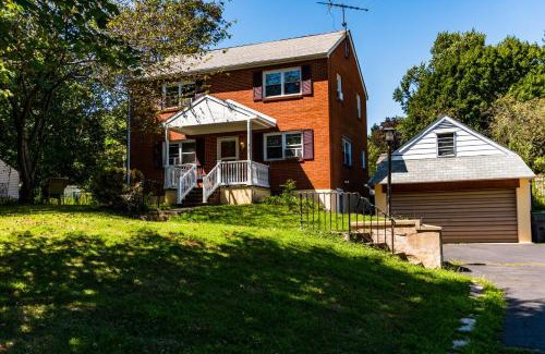 Chalfont Casa | Red brick house