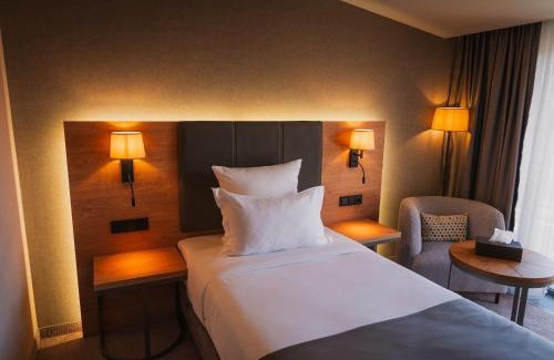 Kentron Hotel | Red Bridge Yerevan
