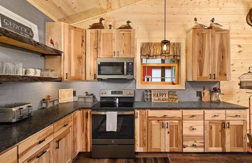Mansfield Cabina | Red Cardinal Lodge Near Snow Trails