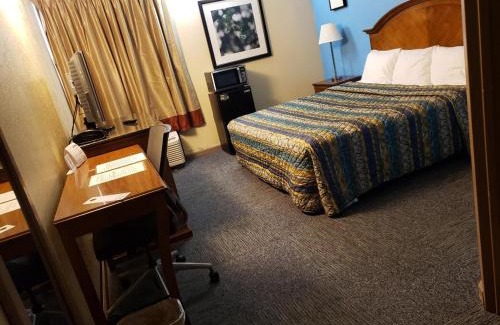 Macon Hotel | Red Carpet Inn-Macon