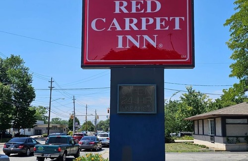 Garfield Heights Hotel | Red Carpet Inn