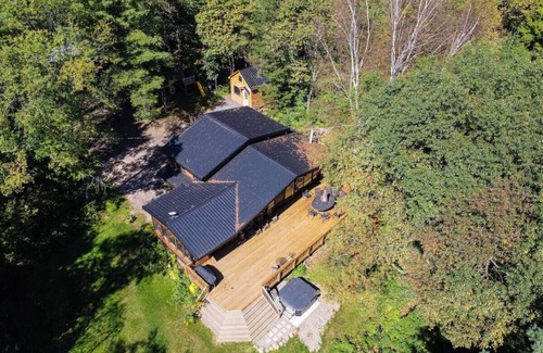 Minden Hills Cabaña | Red Cedar Chalet on Brady Lake (Sauna and hot tub)