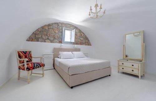 Akrotiri Villa | Red Cliff Santorini Villa - Volcano View & Jacuzzi