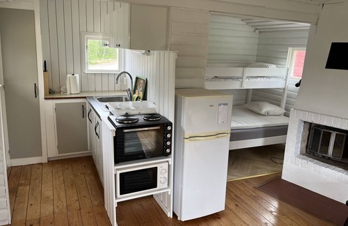 Hultsfred Casa | Red Cottage with Lakefront Location at Nerbjärken – Peaceful Retreat near Hultsfred | SE05088