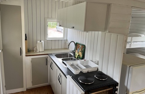 Hultsfred Casa | Red Cottage with Lakefront Location at Nerbjärken – Peaceful Retreat near Hultsfred | SE05088