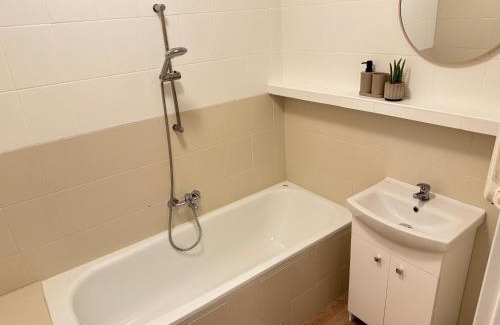 Srodmiescie Apartamento | Red Cross Road Apartment