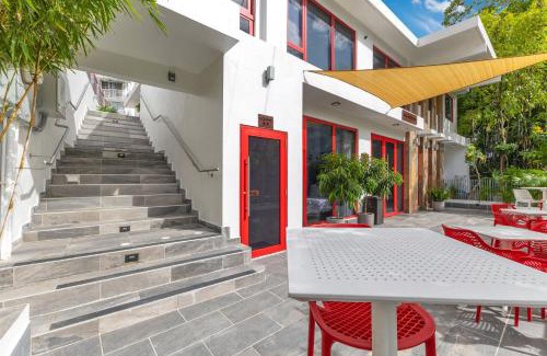 Condado Hotel | Red Door Inn