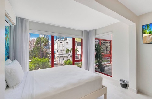 Condado Hotel | Red Door Inn