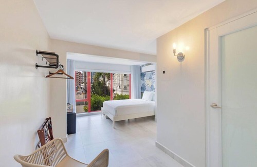 Condado Hotel | Red Door Inn