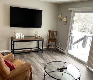 Ellicottville Apartamento | Red door retreat