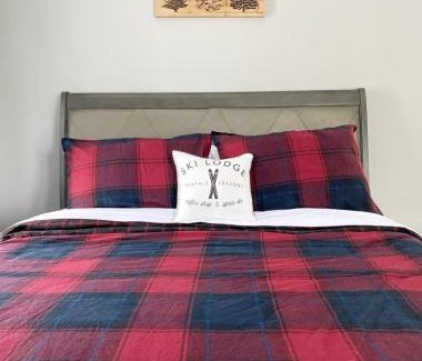 Ellicottville Apartamento | Red door retreat