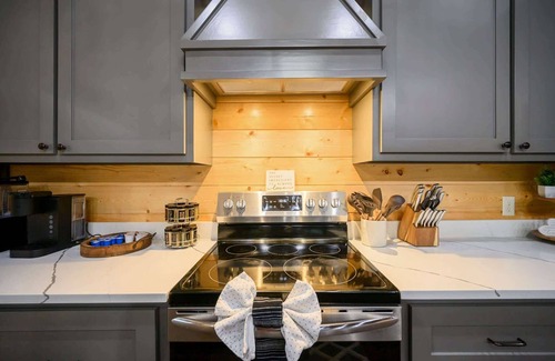 Pickens Cabina | Red Fern Cabin Beauty Awaits
