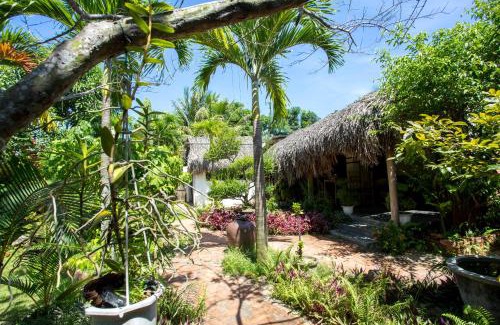 Cam An Casa | Red Flower Cottages Homestay