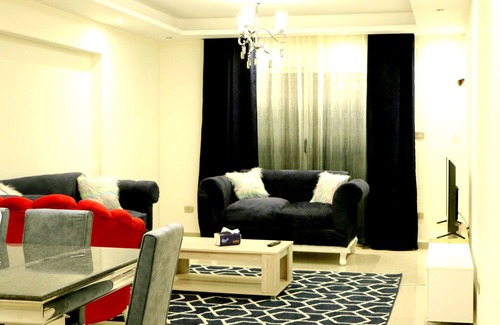 Nasr City Apartamento | Red Flower in Palm City Compound 1 Hour to the sea